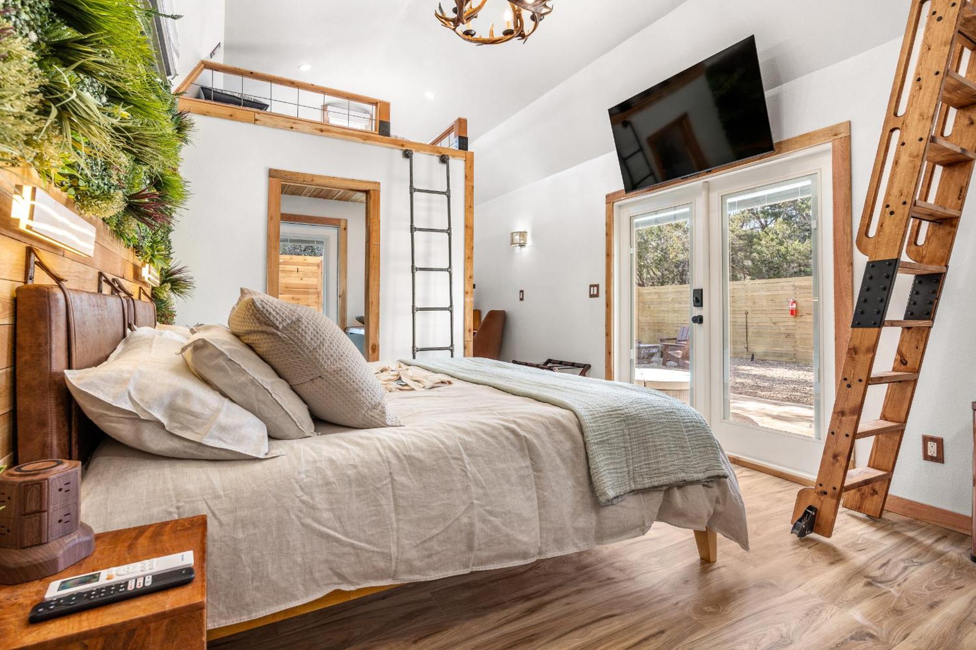Romantic Luxury Retreat Hot Cold Pool & Sauna Wimberley Eksteriør billede