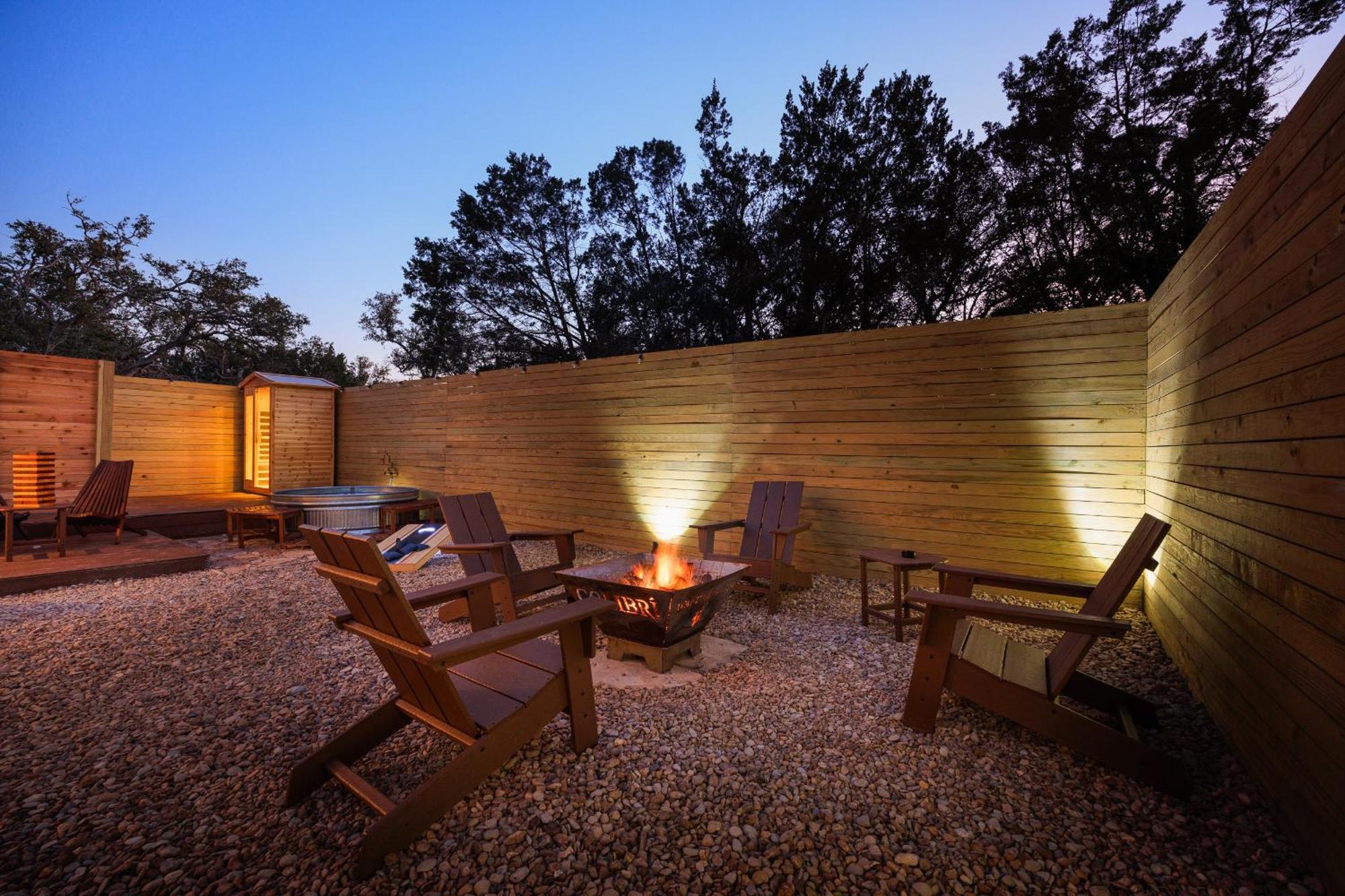 Romantic Luxury Retreat Hot Cold Pool & Sauna Wimberley Eksteriør billede